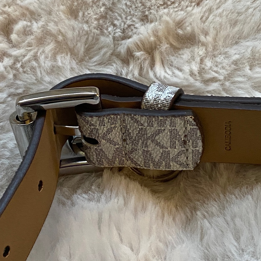Michael Kors Silver White Logo Belt Bag with Silver Hardware - Picture 10 of 16